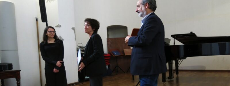 Rinnovo della borsa di studio a Claudia Ganadu, allieva del biennio di specialistica di violino presso il Conservatorio di Musica di Sassari: docente prof.  Guglielmo de Stasio.